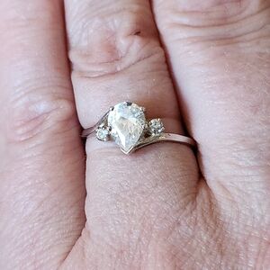 Vintage Avon Silver 925 Teardrop Ring with Clear Stones Size 9